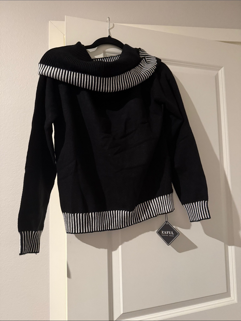Zaful Black Sweater with White Stripe Trim Cowl